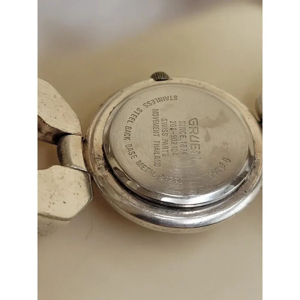 Vintage Gruen Ladies Watch Swiss Quartz ETA 902.104 Silver Tone Bracelet Rare